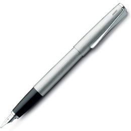 Studio Steel Fountain pen Broad in the group Pens / Fine Writing / Fountain Pens at Pen Store (101942)