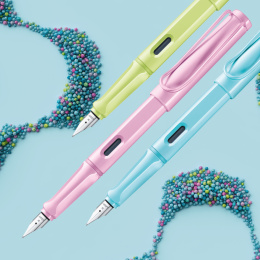 Safari Fountain pen aquasky in the group Pens / Fine Writing / Fountain Pens at Pen Store (129460_r)