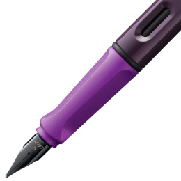 Safari Fountain pen Violet Blackberry in the group Pens / Fine Writing / Fountain Pens at Pen Store (131058_r)