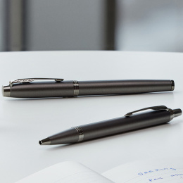 IM Monochrome Titanium Fountain pen in the group Pens / Fine Writing / Fountain Pens at Pen Store (131978_r)