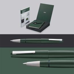 2000 Fountain pen Pine Green Limited Edition 2024 in the group Pens / Fine Writing / Fountain Pens at Pen Store (133829)