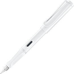 Safari All White Set Medium in the group Pens / Fine Writing / Fountain Pens at Pen Store (135752)