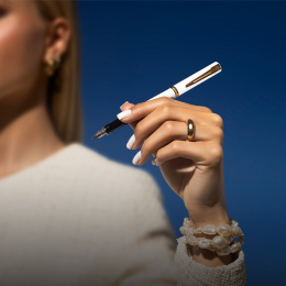 Impression White/Gold Fountain Pen in the group Pens / Fine Writing / Fountain Pens at Pen Store (137398_r)