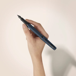 Meridian Blue/Black Fountain Pen  in the group Pens / Fine Writing / Luxury pens at Pen Store (138335_r)